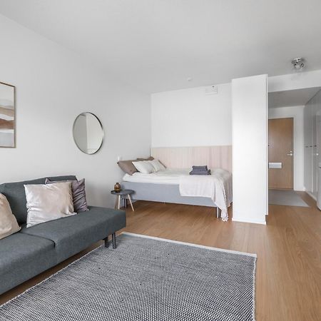 New, Modern Studio W/ Big Balcony Rovaniemi Bagian luar foto